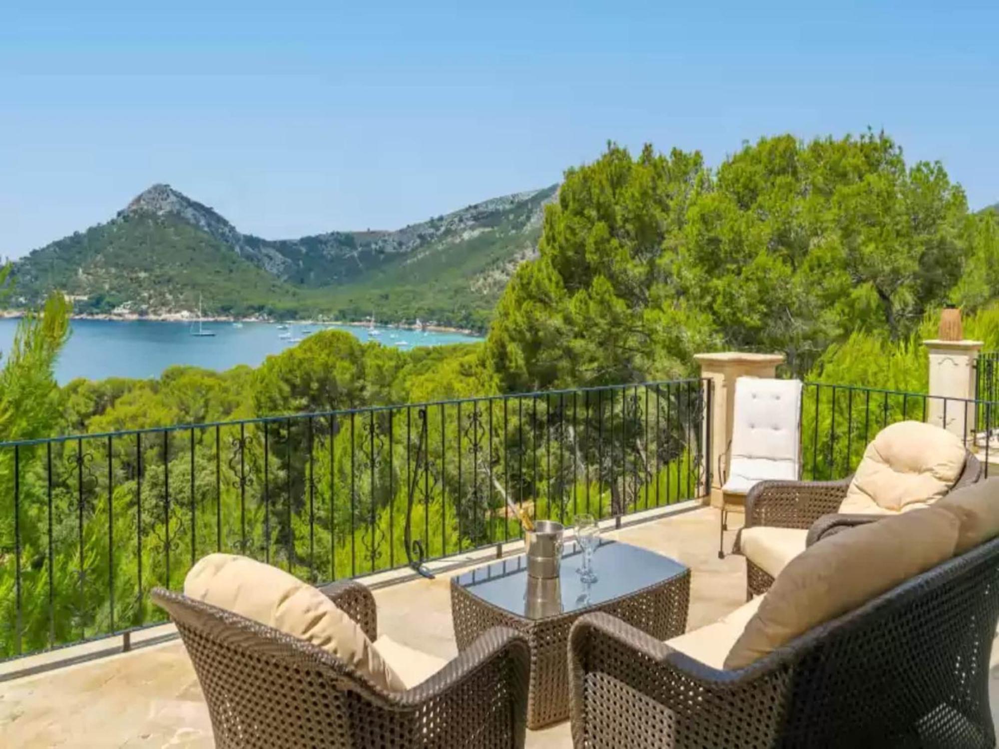 Villa Mir Sa Des Pages With Pool