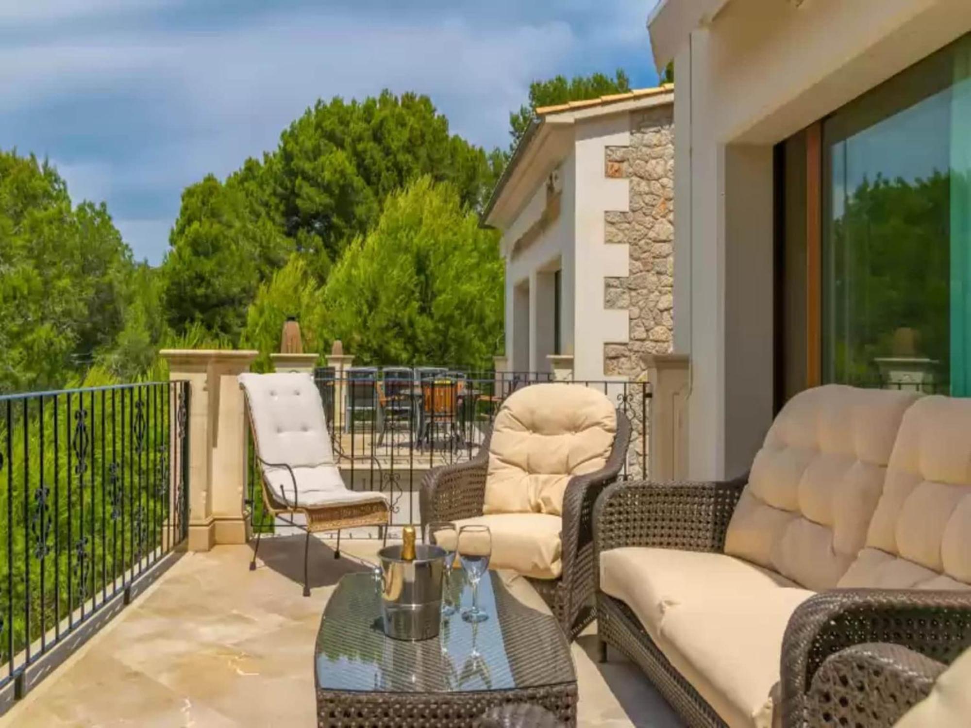 Mir Sa Des Pages With Pool Villa